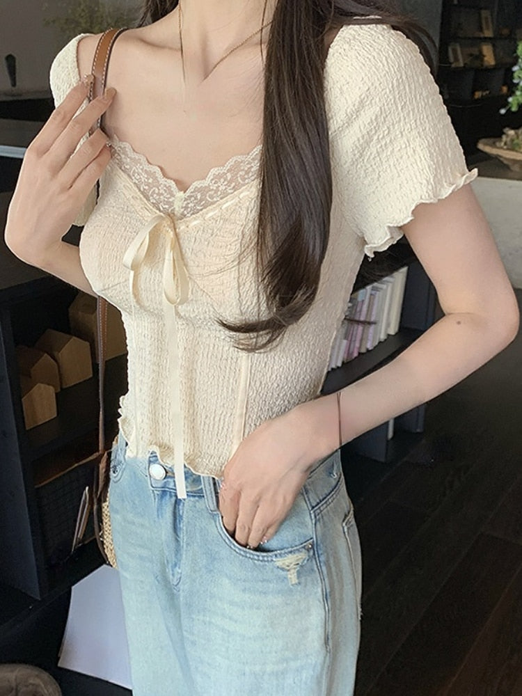 Beżowy crop top